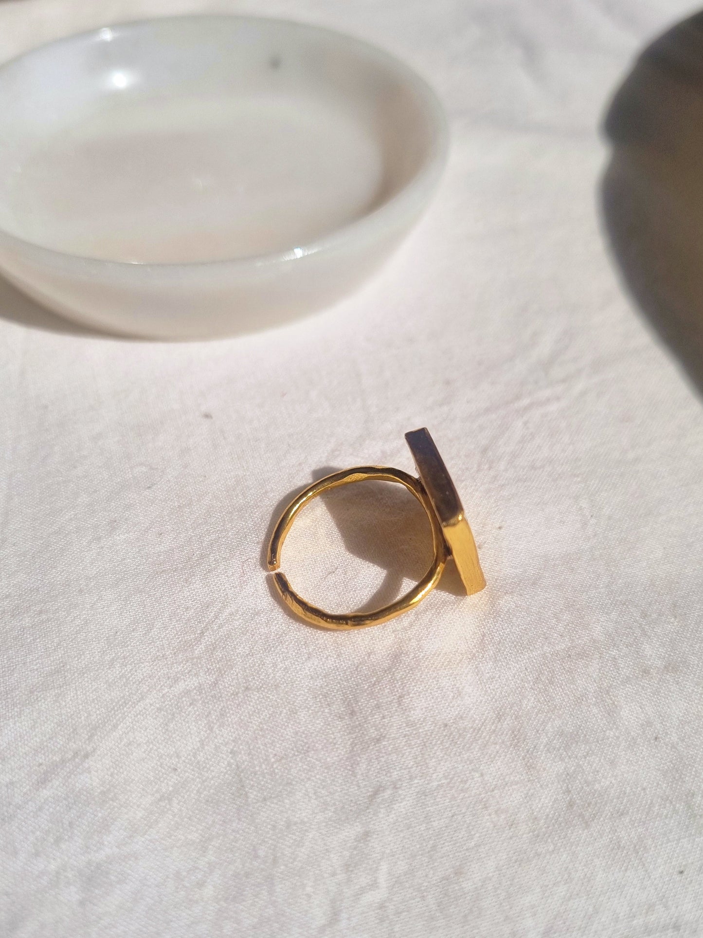 vasa - Mother of Pearl Helix Ring