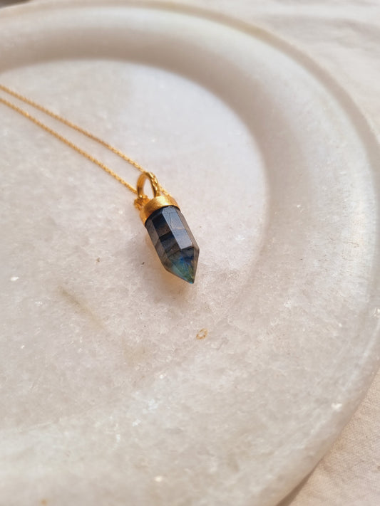 arrow - Labradorite Pendant