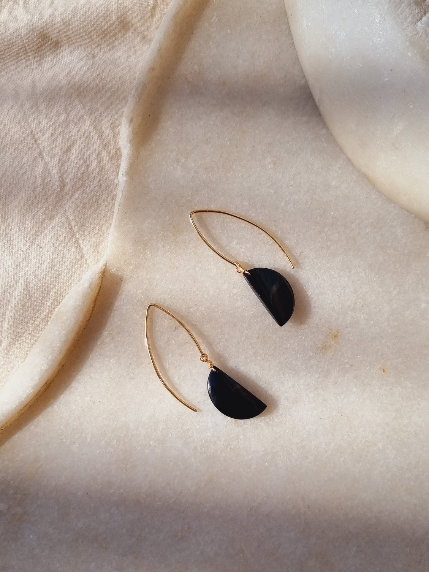 manava - Black Onyx D Marquise Earwire