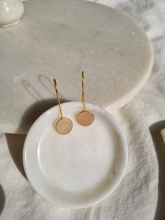 ayas - Peach Moonstone Round Earwire