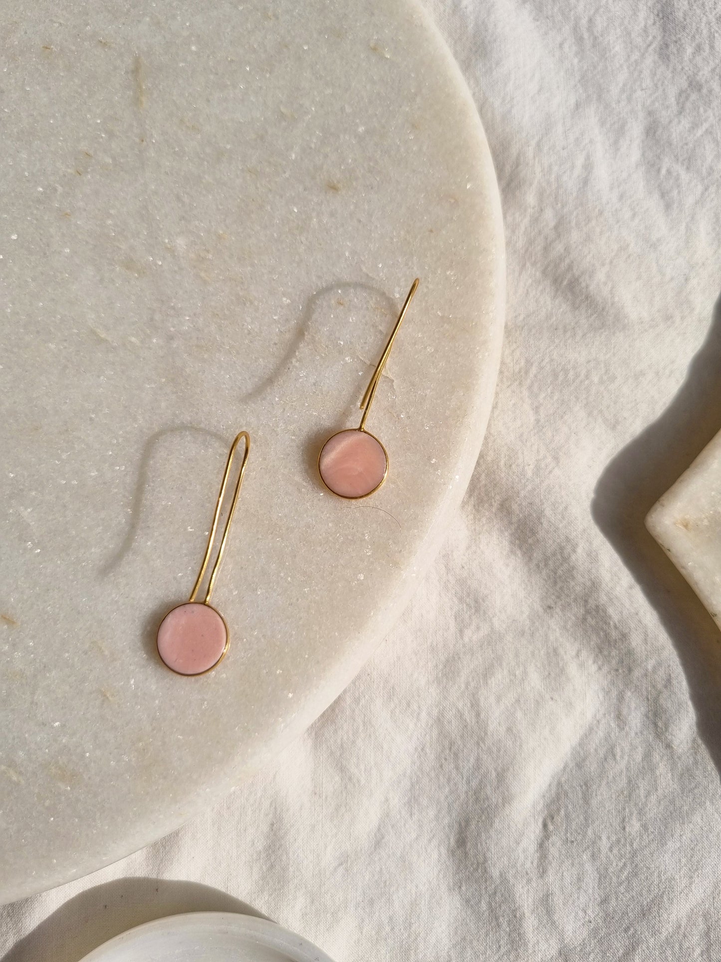 ayas - Pink Opal Round Earwire