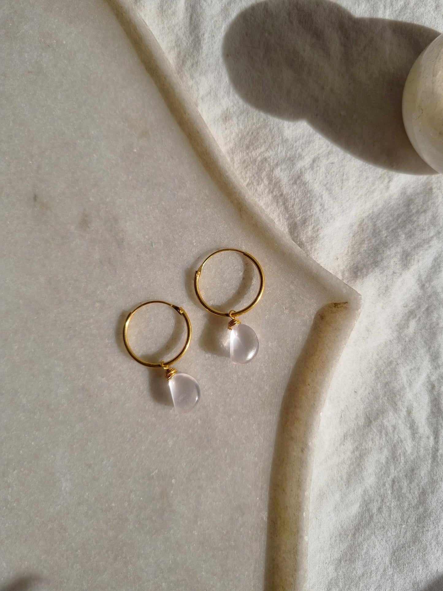 vars - Rose Quartz Quarter Moon Endless Hoops