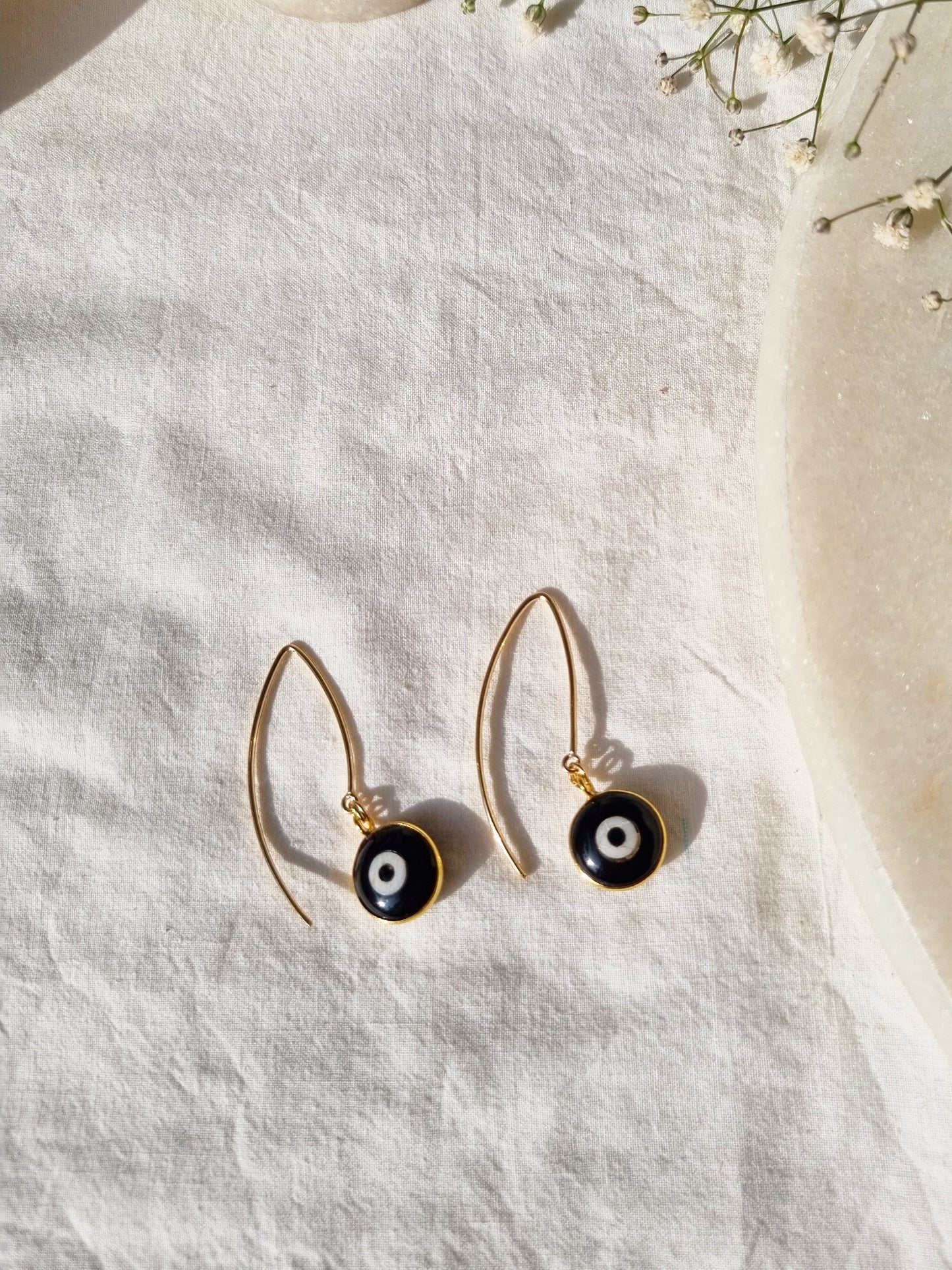 vasaa- Black Onyx Howlite Evil Eye Earwire