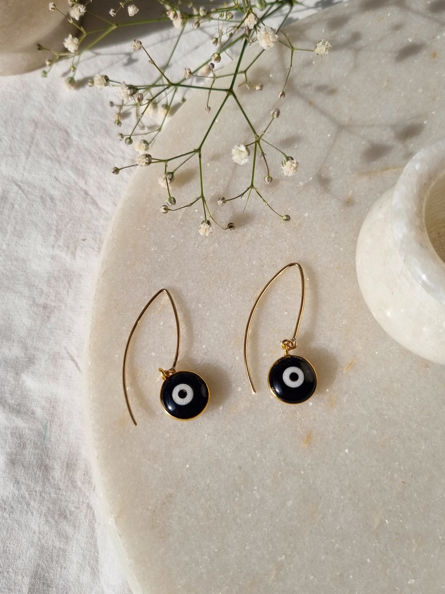 vasaa- Black Onyx Howlite Evil Eye Earwire