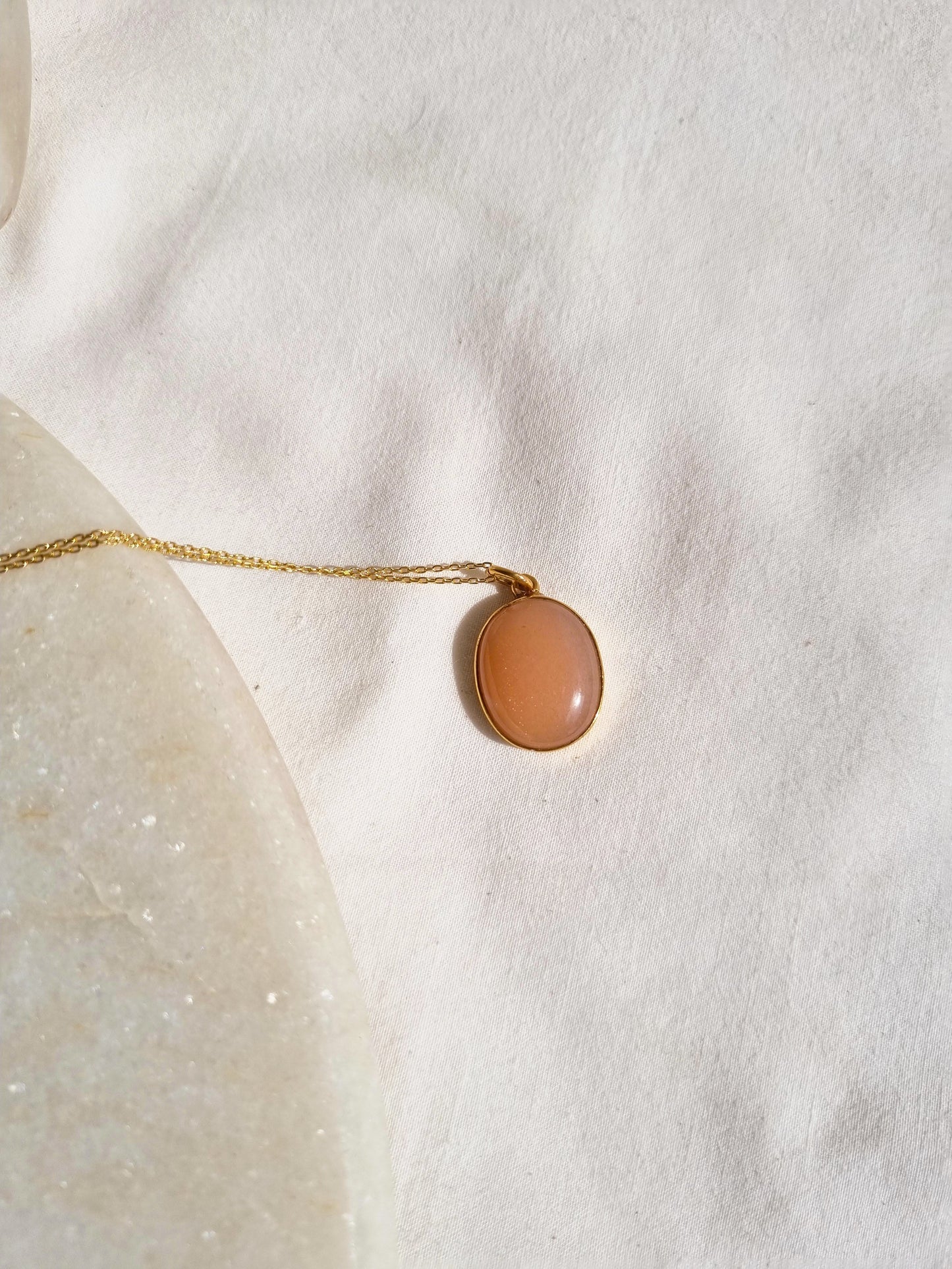 vana - Peach Moonstone Oval Pendant