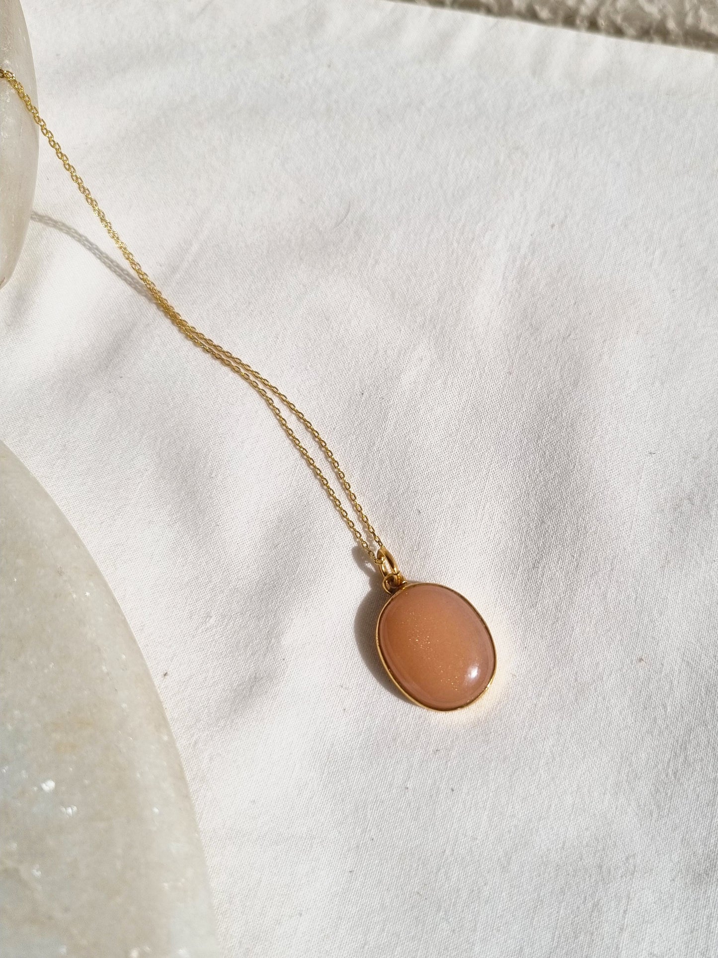 vana - Peach Moonstone Oval Pendant