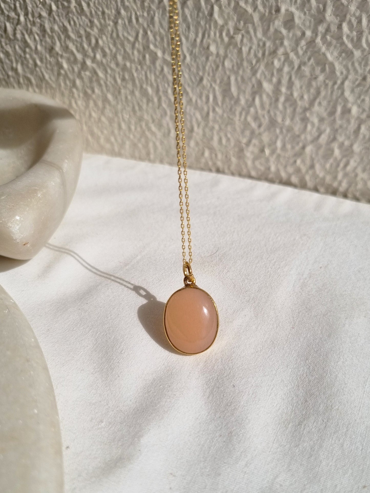 vana - Peach Moonstone Oval Pendant
