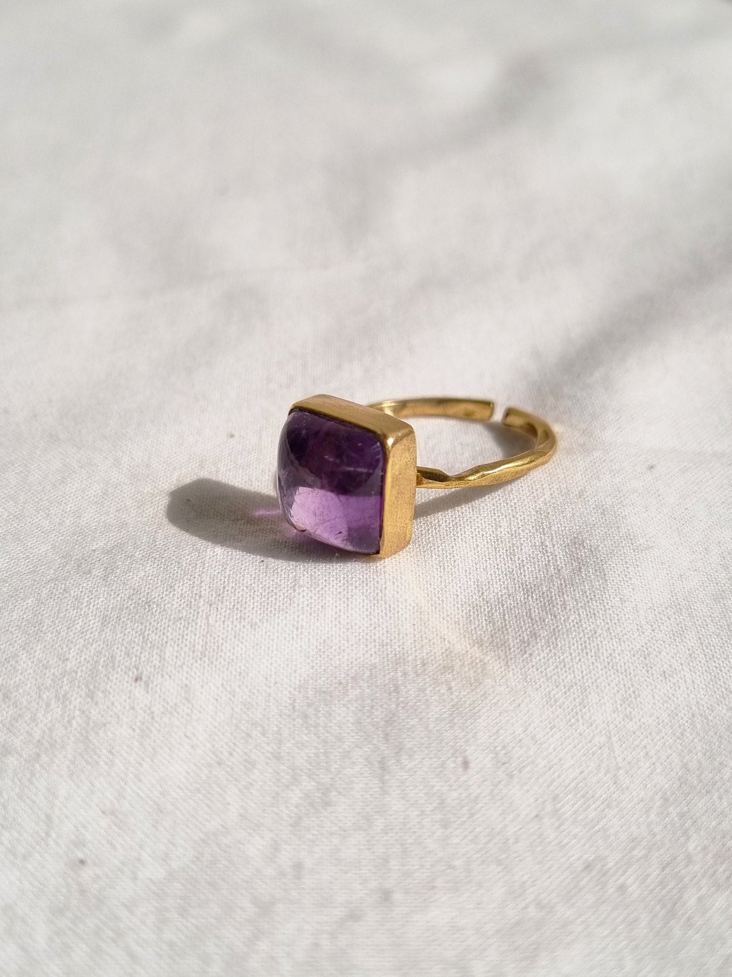 vasa - Amethyst Helix Ring