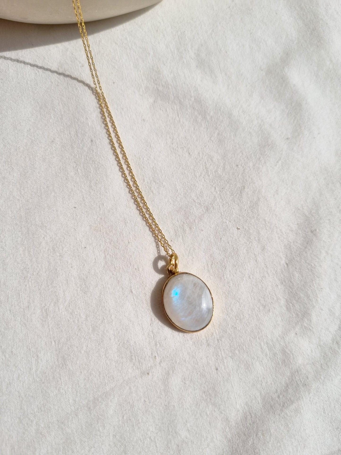 vana - Rainbow Moonstone Oval Pendant