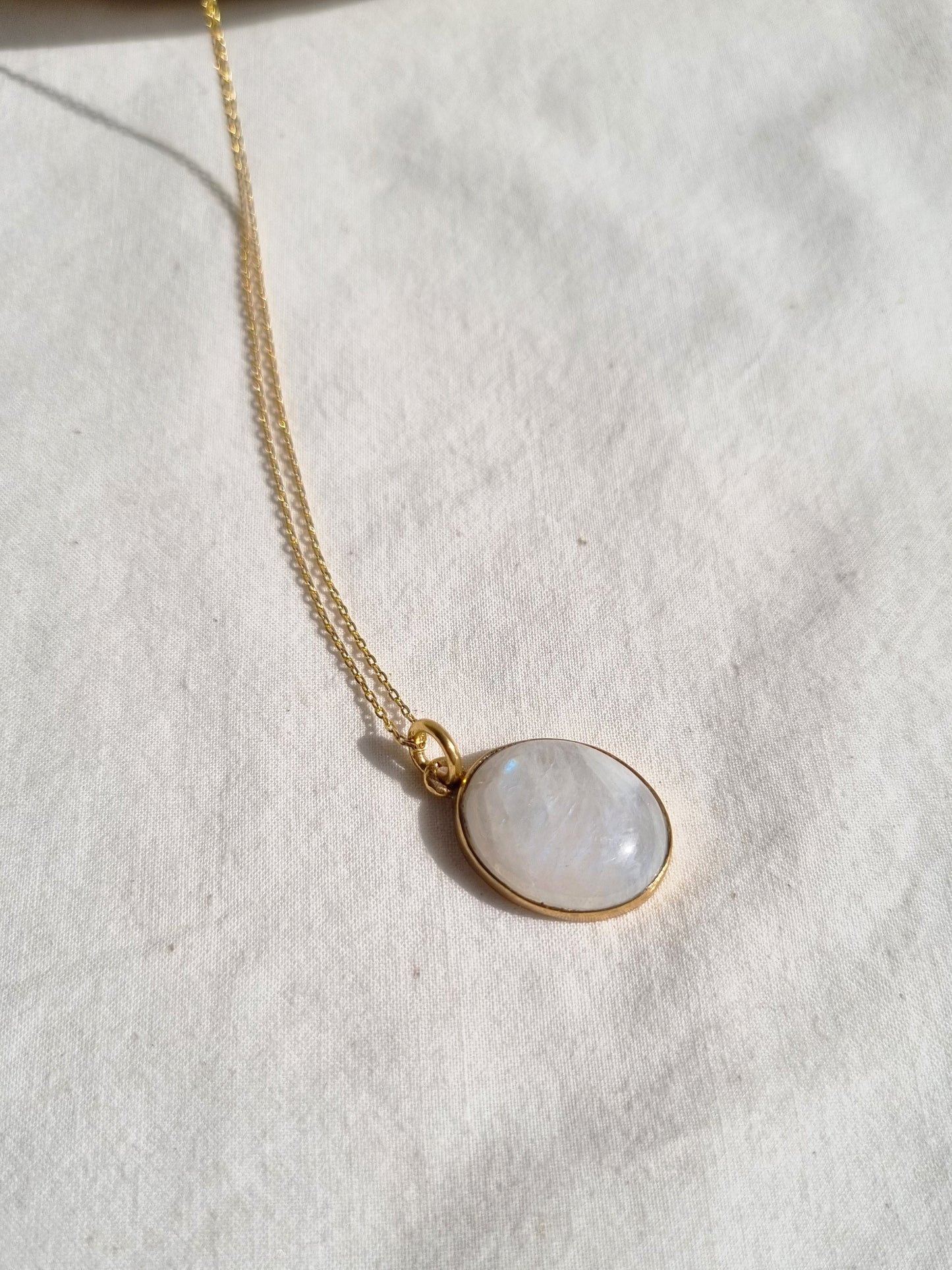 vana - Rainbow Moonstone Oval Pendant