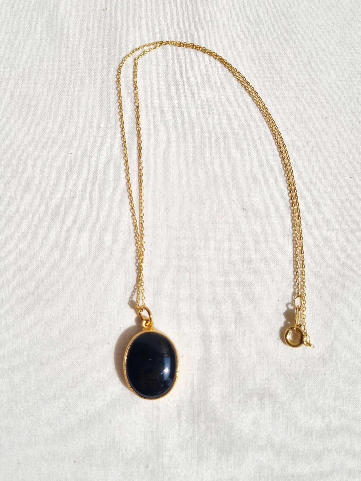 vana - Black Onyx Oval Pendant