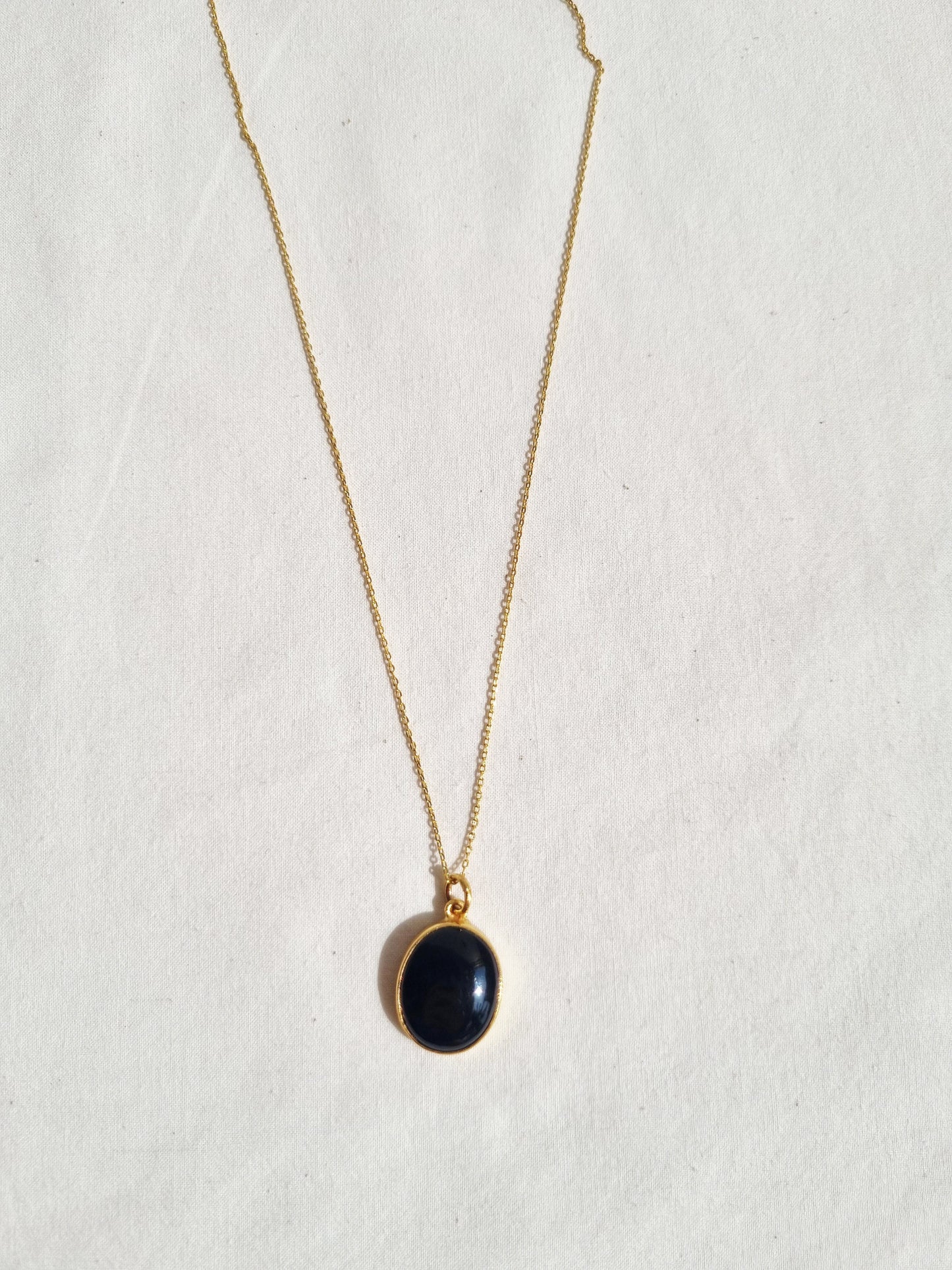 vana - Black Onyx Oval Pendant