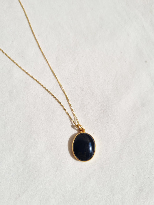 vana - Black Onyx Oval Pendant