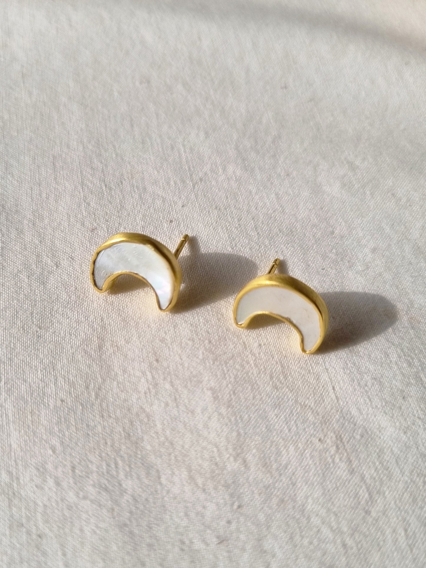 araya - Mother of Pearl Luna Studs