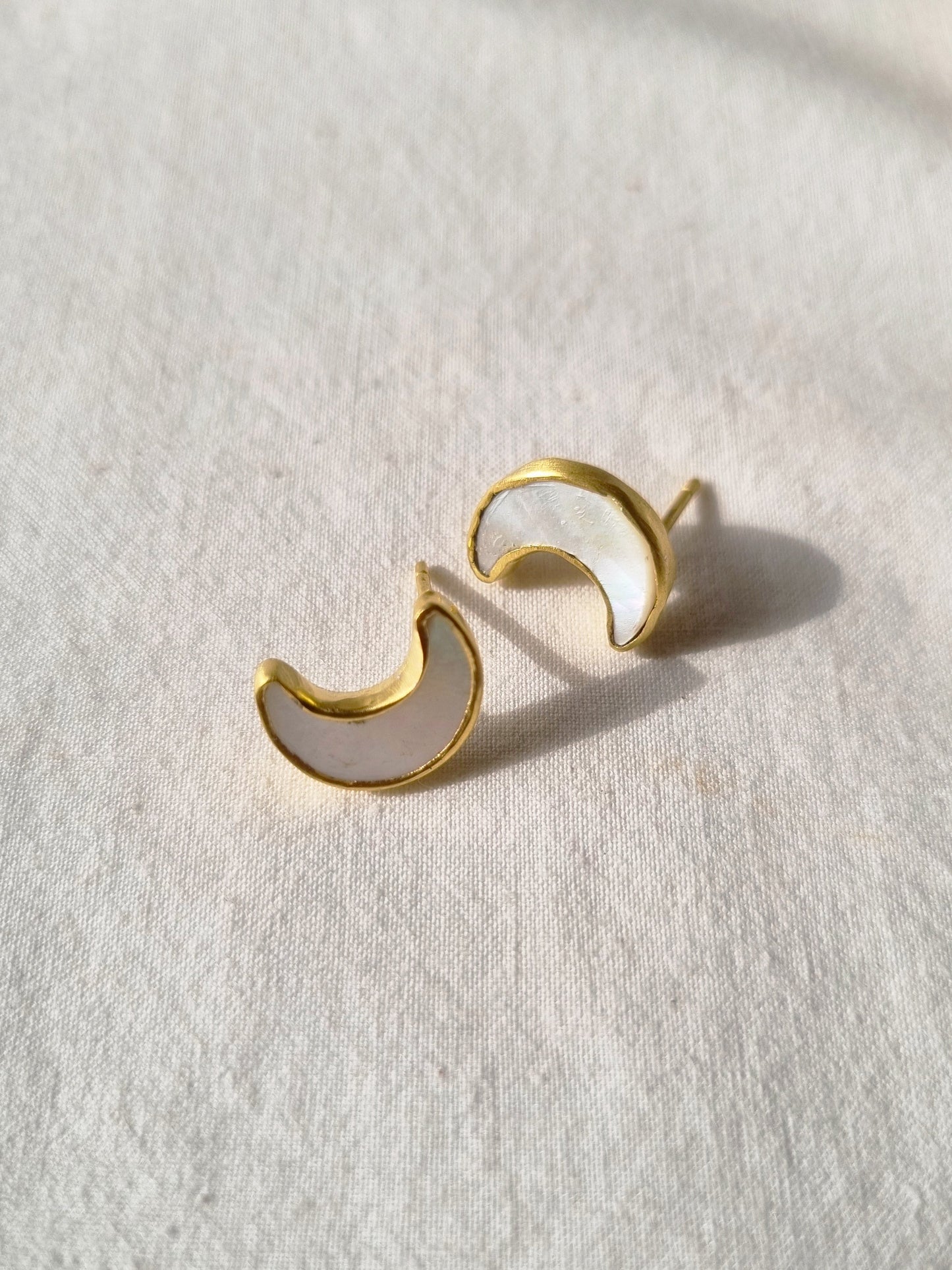 araya - Mother of Pearl Luna Studs