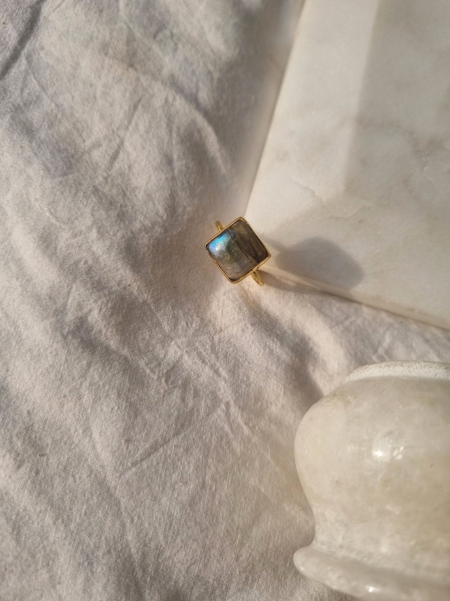vasa - Labradorite Helix Ring
