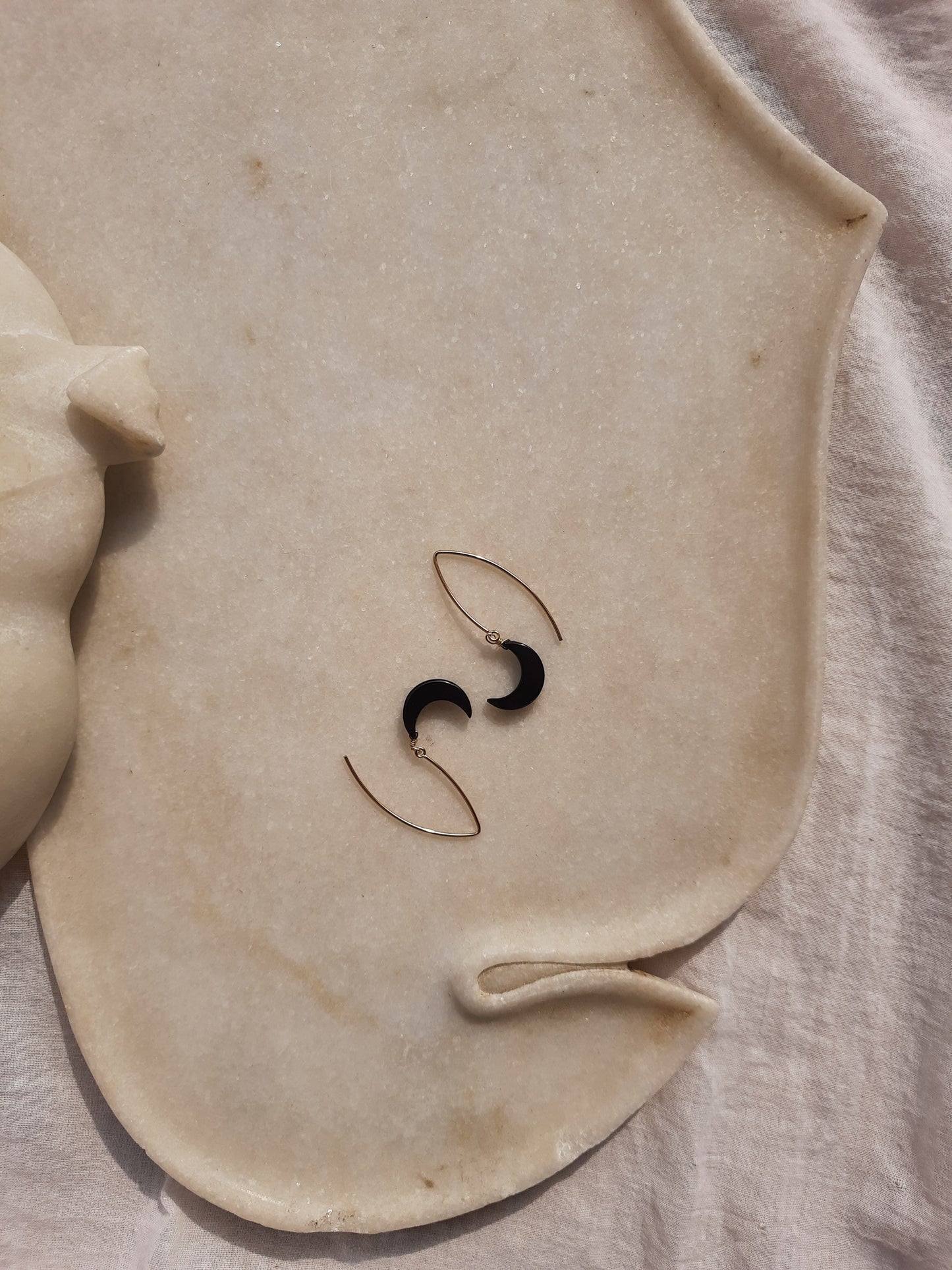 vasika - Black Onyx Luna Marquise Earwire