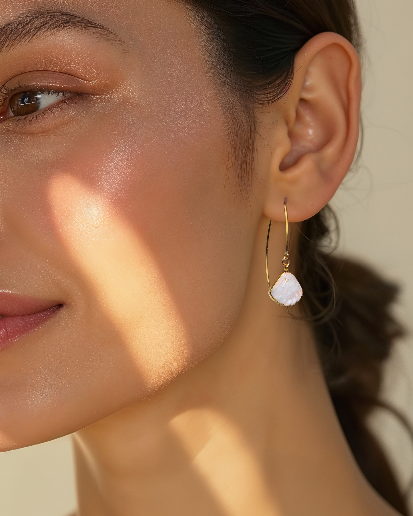 sankh - Rainbow Moonstone Shell Marquise Earwire