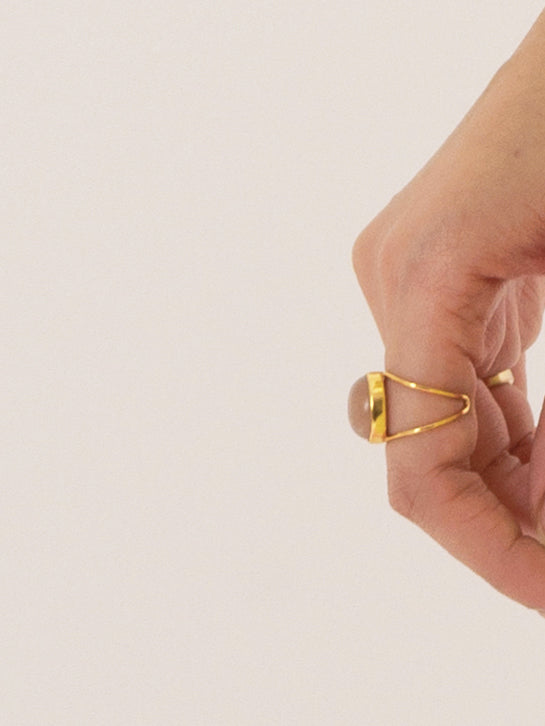 vartha - Peach Moonstone Olivia Ring