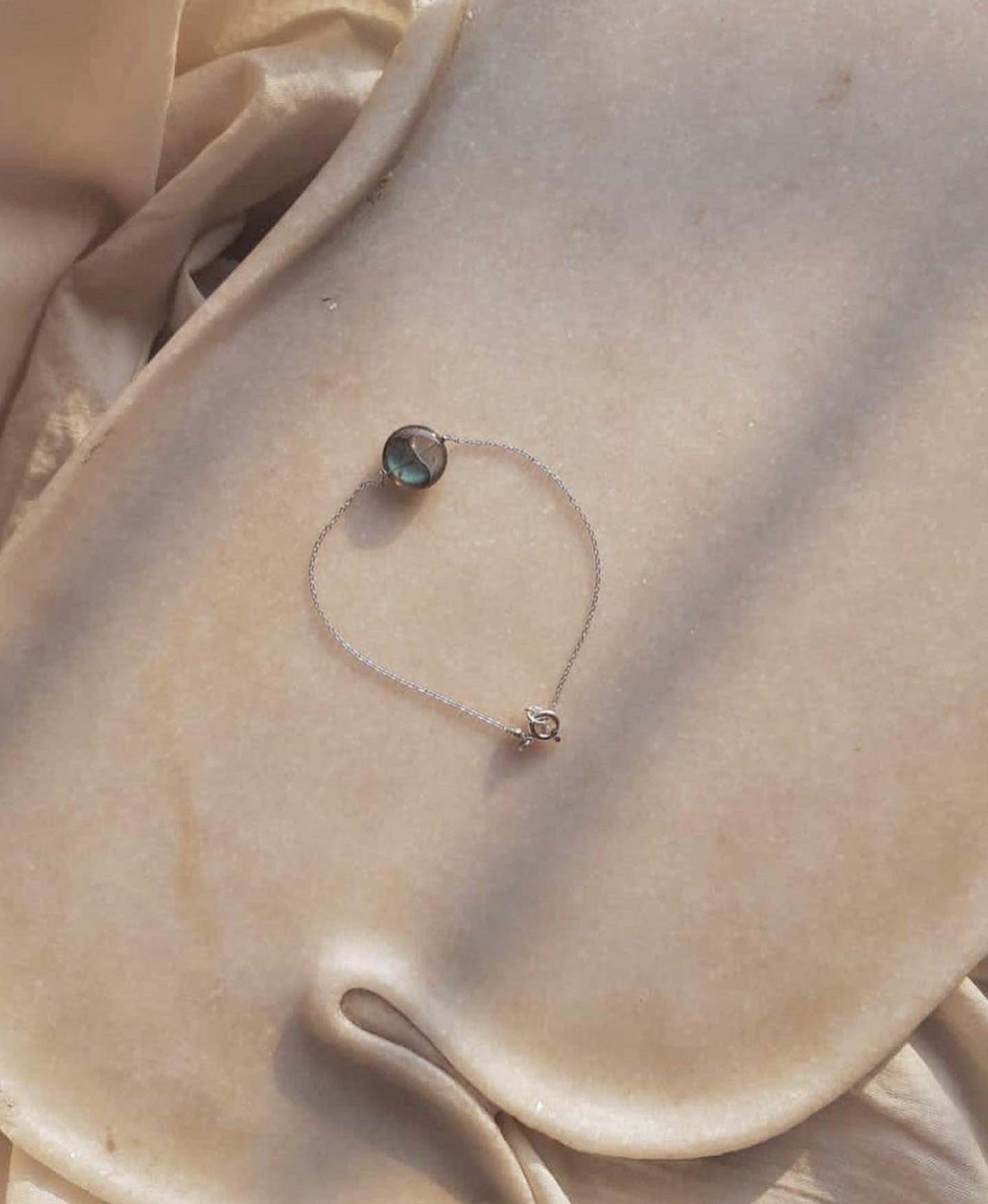 matsya - Labradorite Round Bracelet