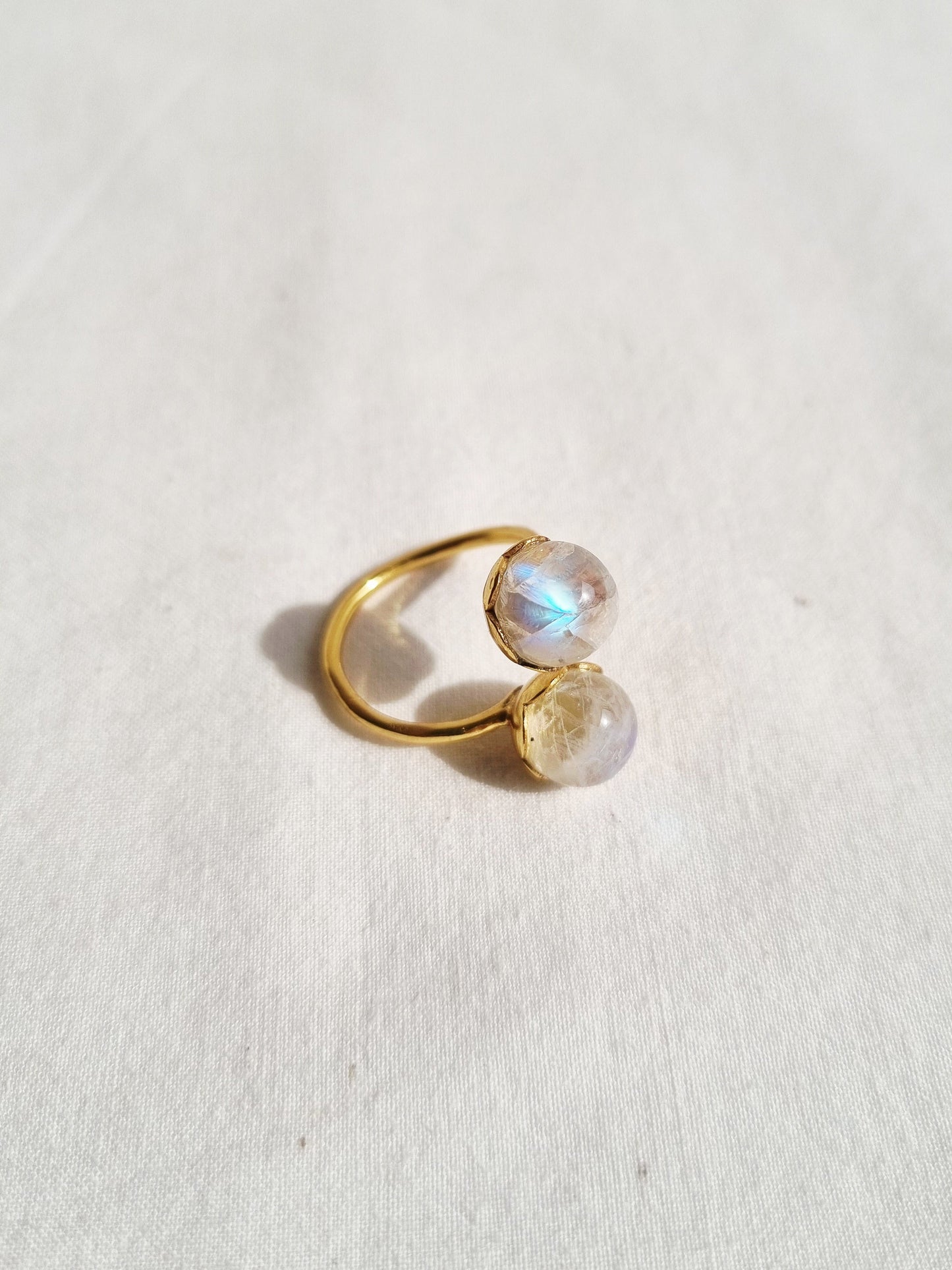 esa - Rainbow Moonstone Sunflower Ring